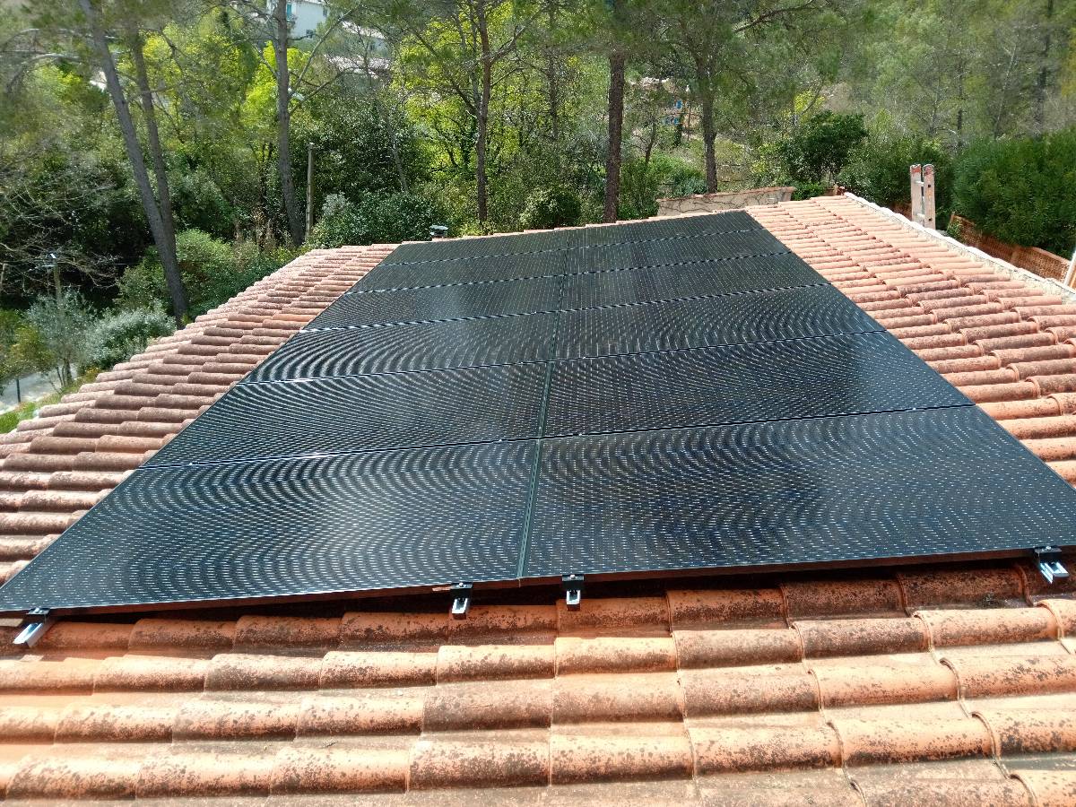 Installation de panneaux photovoltaïques Sunpower - 4.5 kwc de puissance